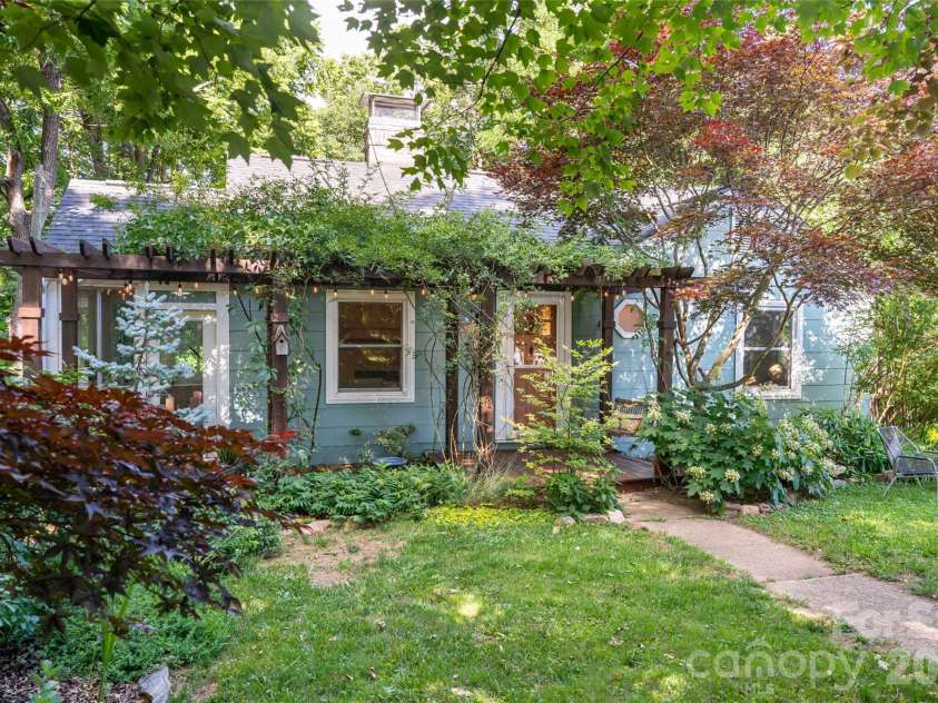 182 Brevard Road, Asheville, NC 28806.  MLS# CAR4396678, YatesRealty ID 32895. 