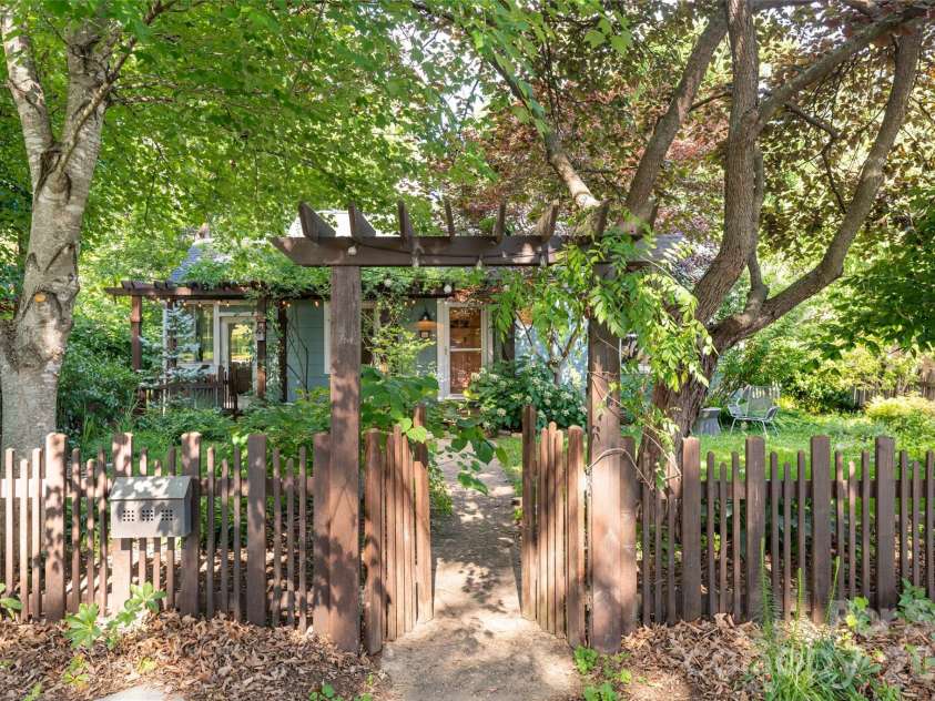 182 Brevard Road, Asheville, NC 28806.  MLS# CAR4396678, YatesRealty ID 32895. 