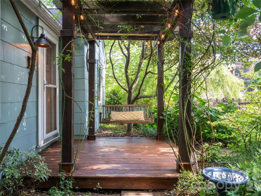 182 Brevard Road, Asheville, NC 28806.  MLS# CAR4396678, YatesRealty ID 32895. 