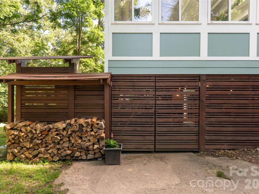 182 Brevard Road, Asheville, NC 28806.  MLS# CAR4396678, YatesRealty ID 32895. 