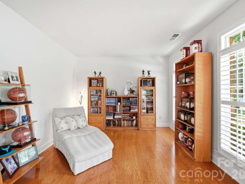 4814 King Arthur Drive, Charlotte, NC 28277.  MLS# CAR4391428, YatesRealty ID 32896. 