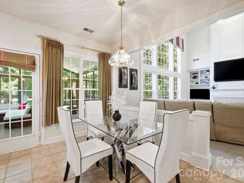 4814 King Arthur Drive, Charlotte, NC 28277.  MLS# CAR4391428, YatesRealty ID 32896. 