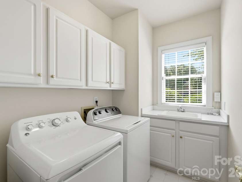 4814 King Arthur Drive, Charlotte, NC 28277.  MLS# CAR4391428, YatesRealty ID 32896. 