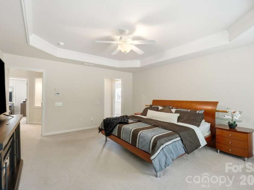 4814 King Arthur Drive, Charlotte, NC 28277.  MLS# CAR4391428, YatesRealty ID 32896. 
