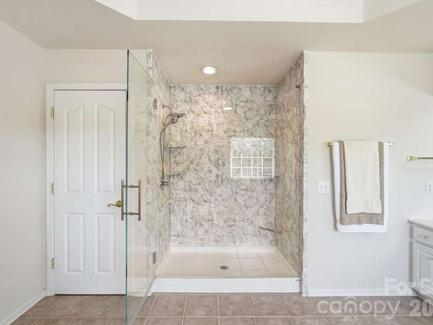 4814 King Arthur Drive, Charlotte, NC 28277.  MLS# CAR4391428, YatesRealty ID 32896. 