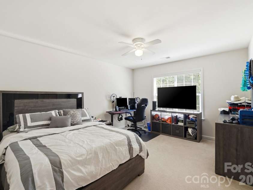4814 King Arthur Drive, Charlotte, NC 28277.  MLS# CAR4391428, YatesRealty ID 32896. 