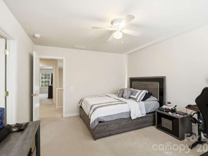 4814 King Arthur Drive, Charlotte, NC 28277.  MLS# CAR4391428, YatesRealty ID 32896. 