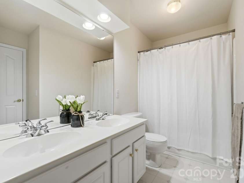 4814 King Arthur Drive, Charlotte, NC 28277.  MLS# CAR4391428, YatesRealty ID 32896. 