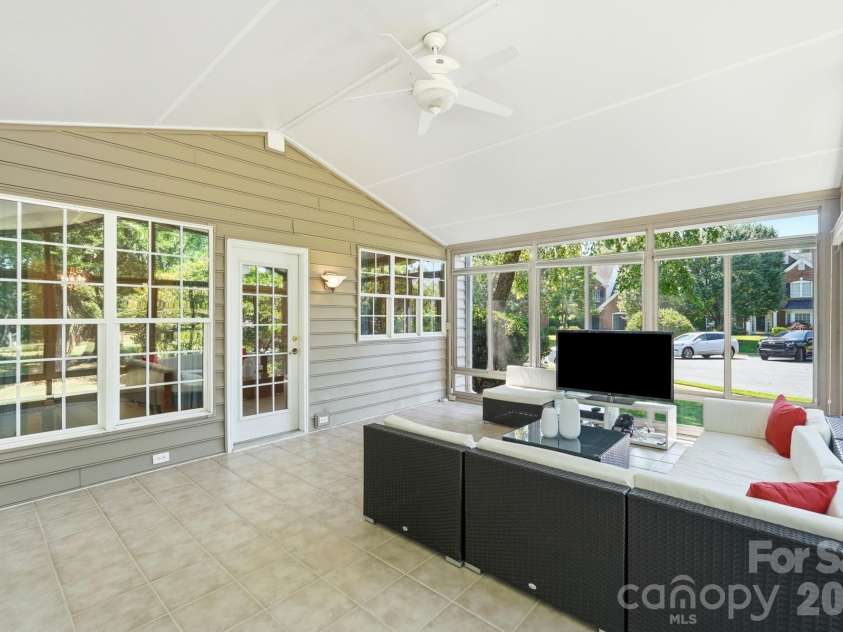 4814 King Arthur Drive, Charlotte, NC 28277.  MLS# CAR4391428, YatesRealty ID 32896. 