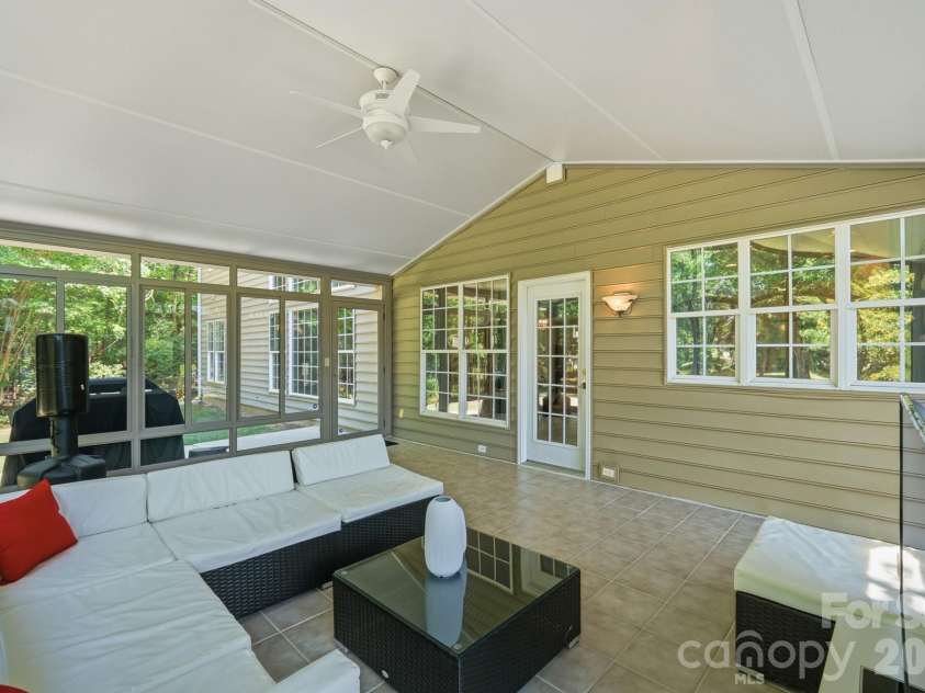 4814 King Arthur Drive, Charlotte, NC 28277.  MLS# CAR4391428, YatesRealty ID 32896. 