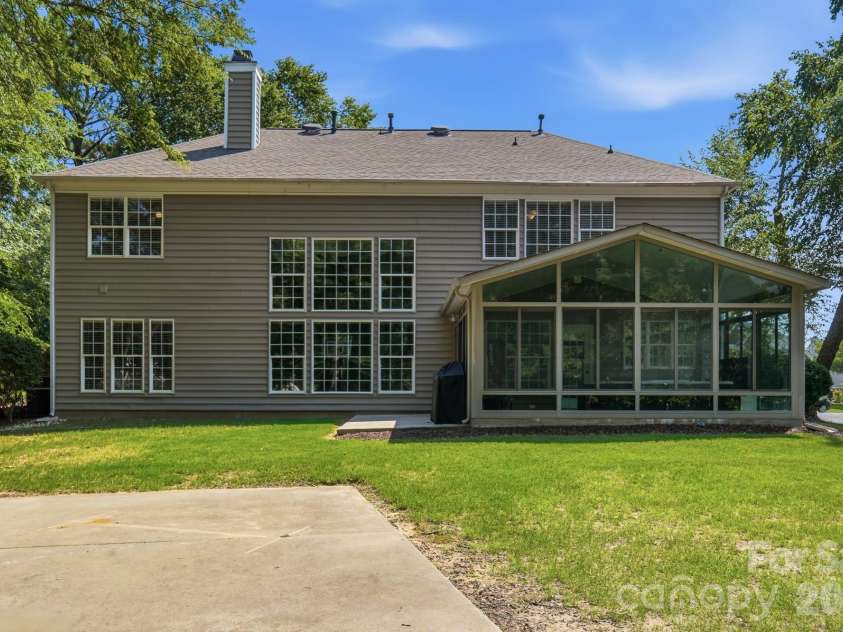 4814 King Arthur Drive, Charlotte, NC 28277.  MLS# CAR4391428, YatesRealty ID 32896. 