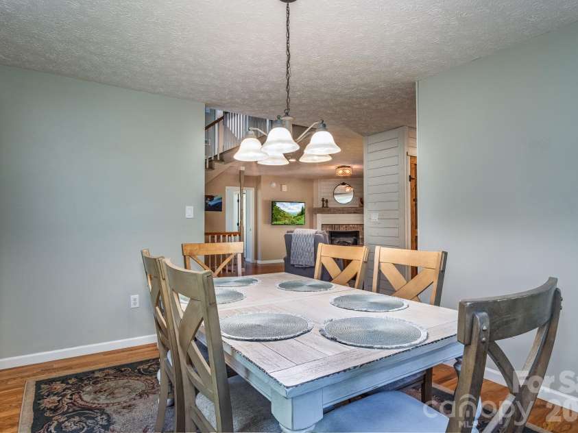 17 Squires Lane, Candler, NC 28715.  MLS# CAR4372745, YatesRealty ID 32899. 