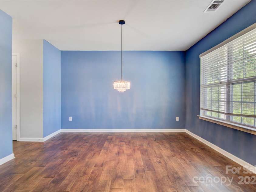 5311 Oakdale Ridge Court, Charlotte, NC 28216.  MLS# CAR4293475, YatesRealty ID 32899. 