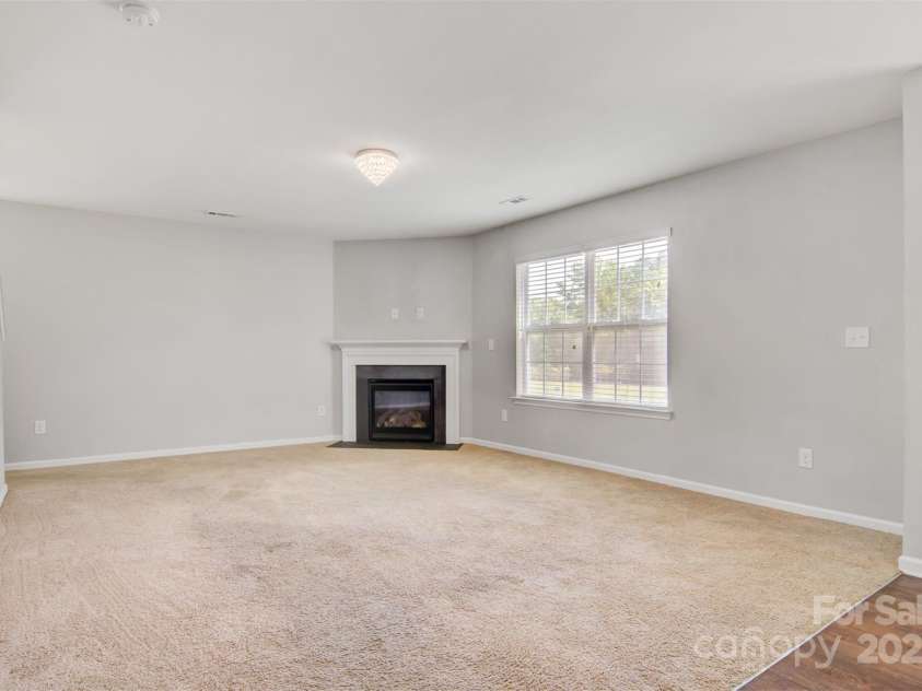 5311 Oakdale Ridge Court, Charlotte, NC 28216.  MLS# CAR4293475, YatesRealty ID 32899. 