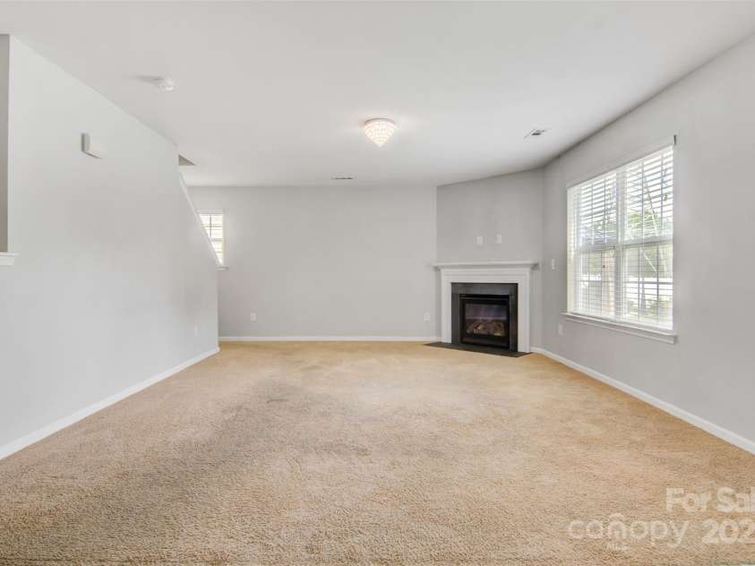 5311 Oakdale Ridge Court, Charlotte, NC 28216.  MLS# CAR4293475, YatesRealty ID 32899. 