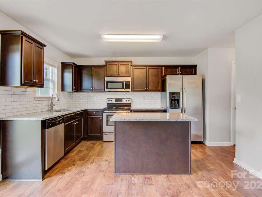 5311 Oakdale Ridge Court, Charlotte, NC 28216.  MLS# CAR4293475, YatesRealty ID 32899. 