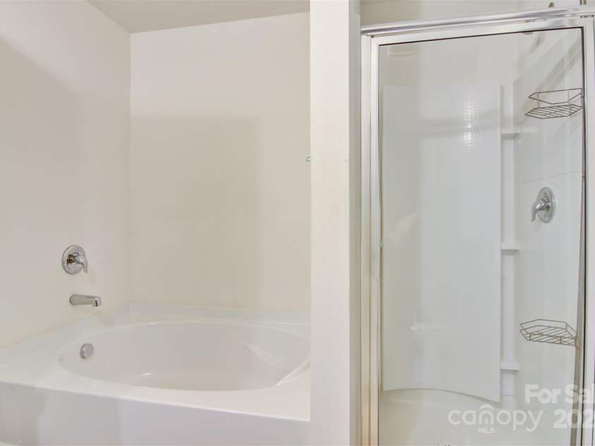 5311 Oakdale Ridge Court, Charlotte, NC 28216.  MLS# CAR4293475, YatesRealty ID 32899. 
