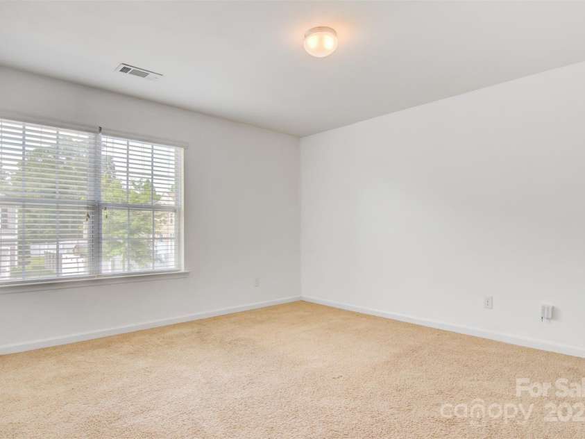5311 Oakdale Ridge Court, Charlotte, NC 28216.  MLS# CAR4293475, YatesRealty ID 32899. 