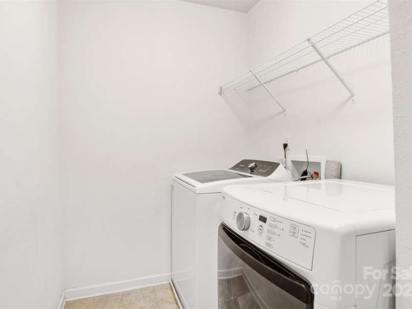 5311 Oakdale Ridge Court, Charlotte, NC 28216.  MLS# CAR4293475, YatesRealty ID 32899. 