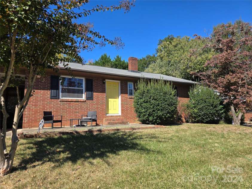 72 Marshdale Avenue, Concord, NC 28025.  MLS# CAR4207671, YatesRealty ID 329. 