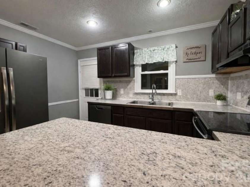 221 Valdese Drive, Morganton, NC 28655.  MLS# CAR4349254, YatesRealty ID 3290. Kitchen