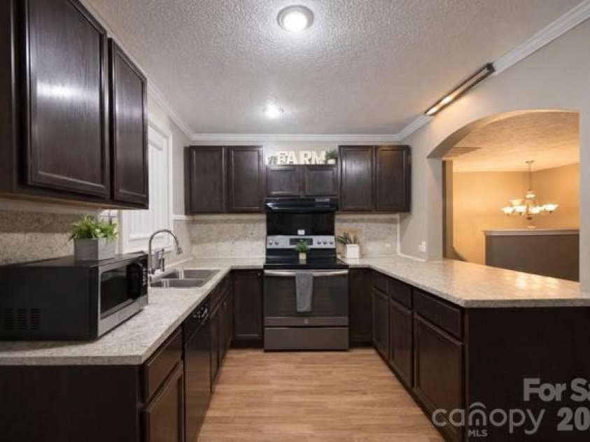221 Valdese Drive, Morganton, NC 28655.  MLS# CAR4349254, YatesRealty ID 3290. Kitchen