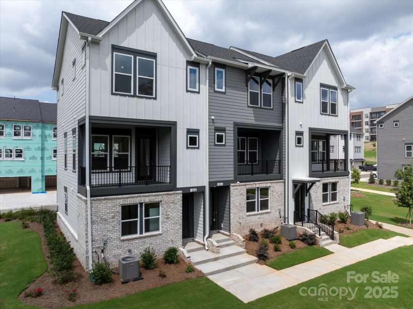 412 Nathaniel Way, Charlotte, NC 28213.  MLS# CAR4252865, YatesRealty ID 3290. 