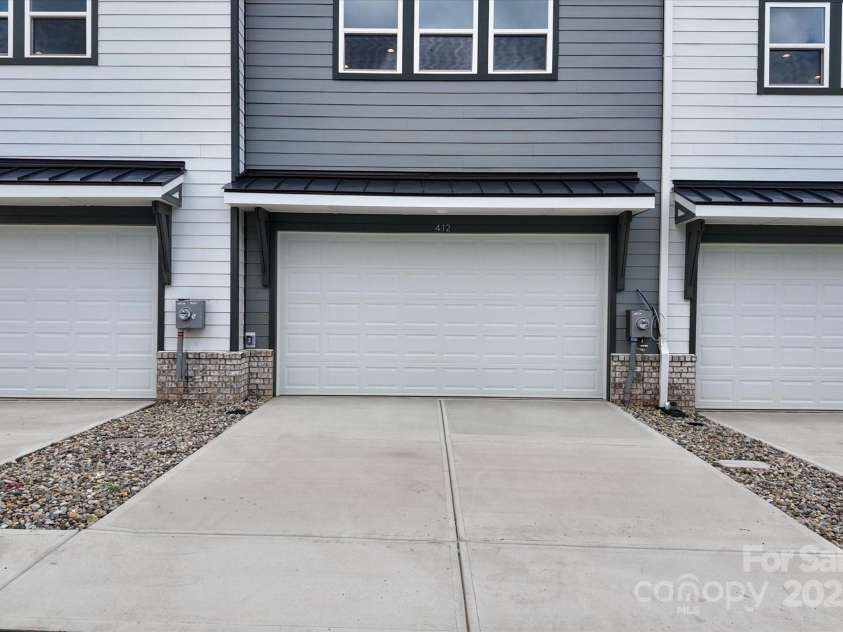 412 Nathaniel Way, Charlotte, NC 28213.  MLS# CAR4252865, YatesRealty ID 3290. Garage