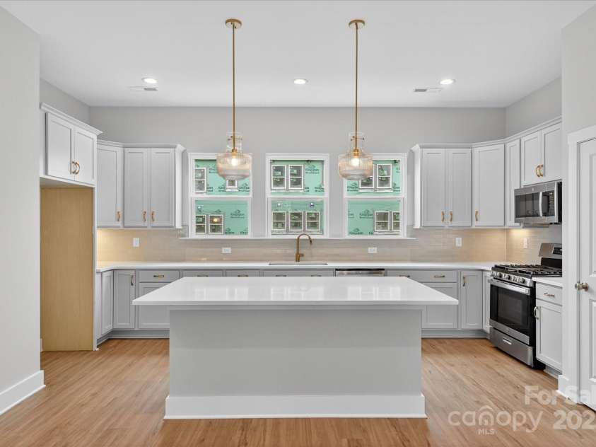 412 Nathaniel Way, Charlotte, NC 28213.  MLS# CAR4252865, YatesRealty ID 3290. Kitchen