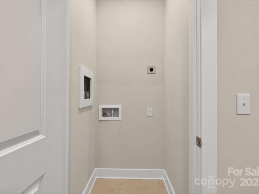 412 Nathaniel Way, Charlotte, NC 28213.  MLS# CAR4252865, YatesRealty ID 3290. Laundry