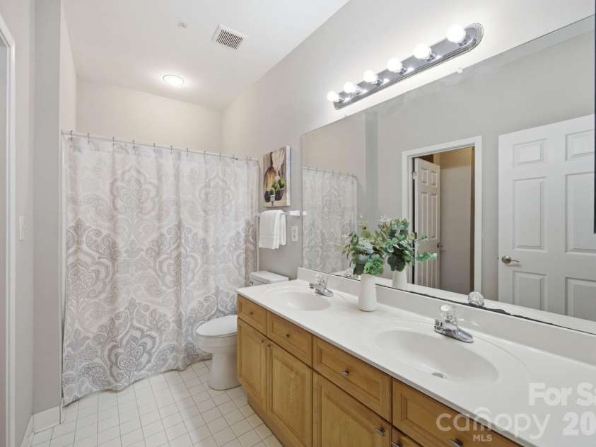 713 Northeast Drive, Davidson, NC 28036.  MLS# CAR4389664, YatesRealty ID 32900. 