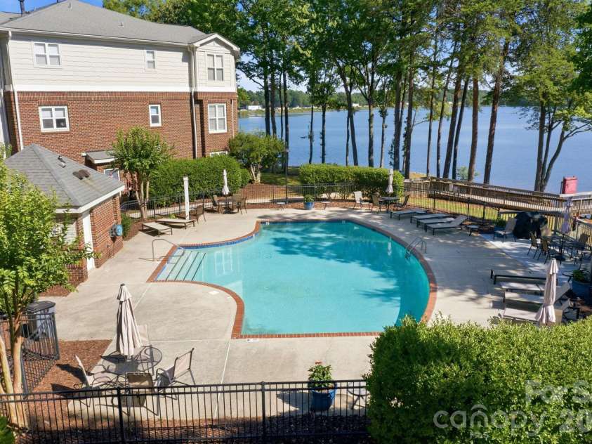 713 Northeast Drive, Davidson, NC 28036.  MLS# CAR4389664, YatesRealty ID 32900. 