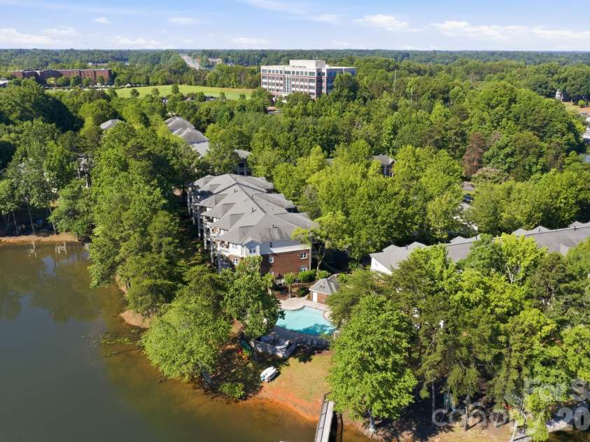 713 Northeast Drive, Davidson, NC 28036.  MLS# CAR4389664, YatesRealty ID 32900. 
