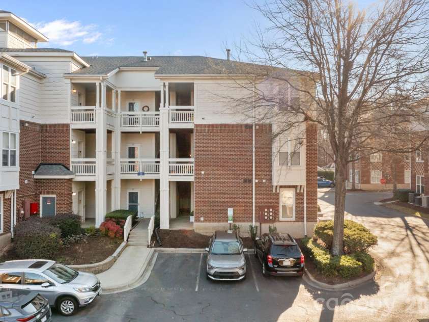 713 Northeast Drive, Davidson, NC 28036.  MLS# CAR4389664, YatesRealty ID 32900. 