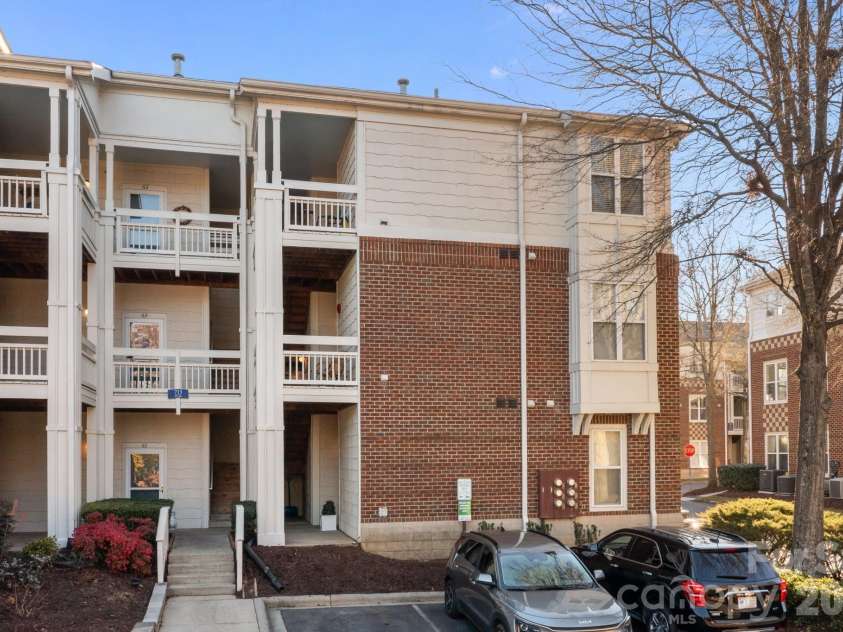 713 Northeast Drive, Davidson, NC 28036.  MLS# CAR4389664, YatesRealty ID 32900. 