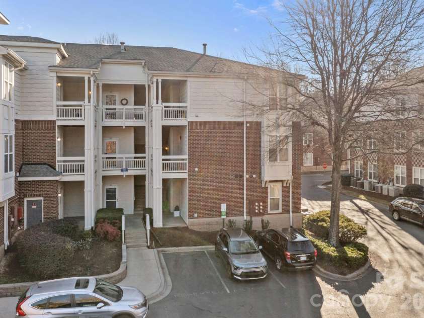 713 Northeast Drive, Davidson, NC 28036.  MLS# CAR4389664, YatesRealty ID 32900. 