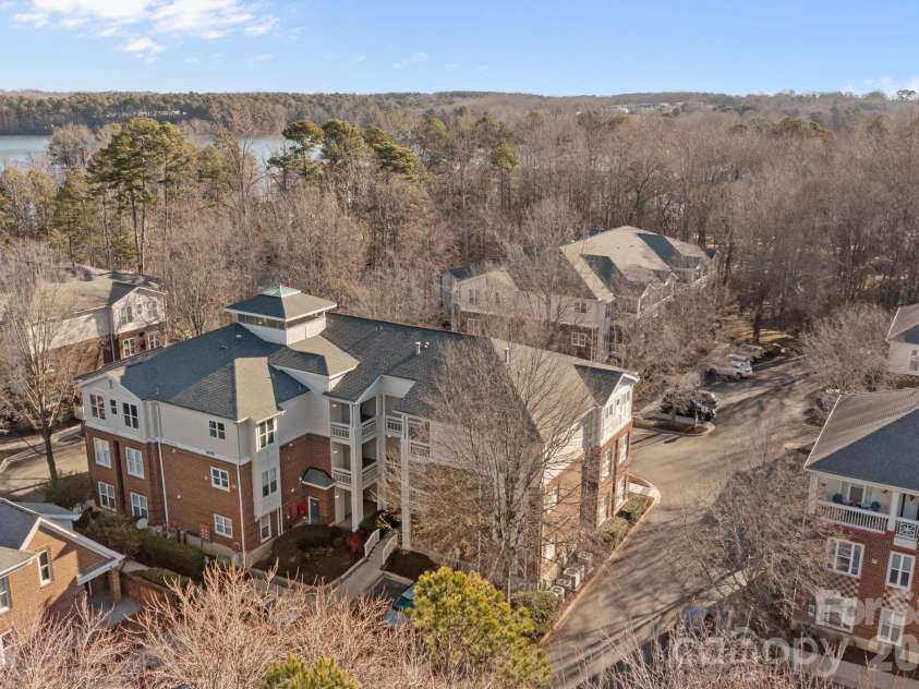 713 Northeast Drive, Davidson, NC 28036.  MLS# CAR4389664, YatesRealty ID 32900. 