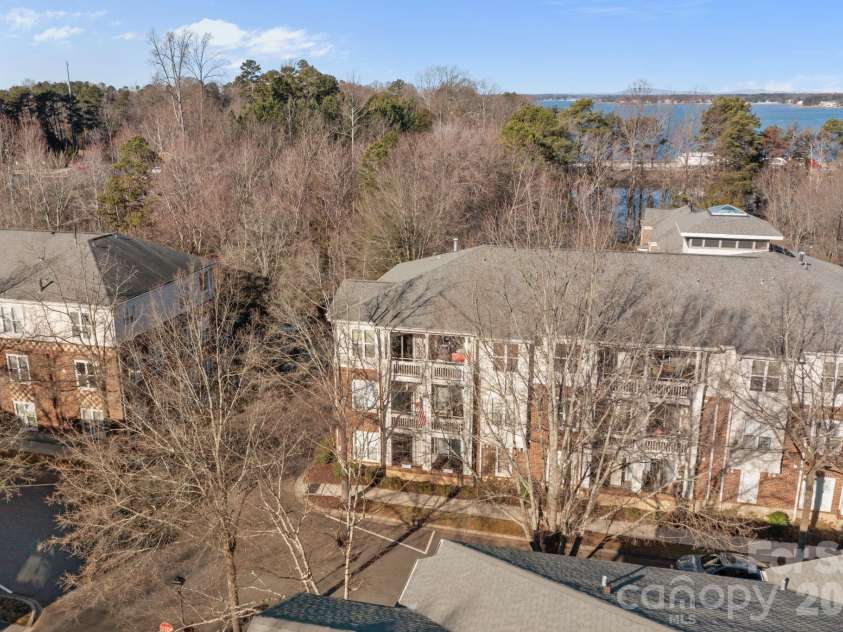 713 Northeast Drive, Davidson, NC 28036.  MLS# CAR4389664, YatesRealty ID 32900. 