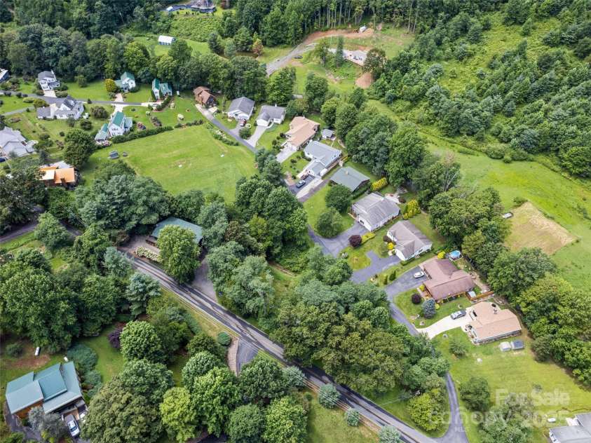 752 Frank Mehaffey Road, Maggie Valley, NC 28751.  MLS# CAR4293476, YatesRealty ID 32900. 