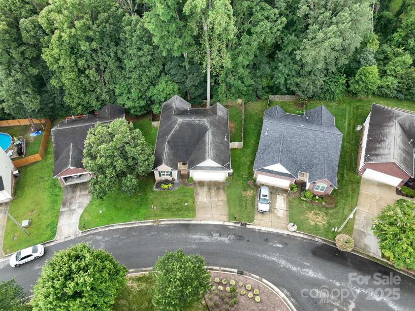 2327 Wednesbury Court, Kannapolis, NC 28083.  MLS# CAR4293172, YatesRealty ID 32901. 