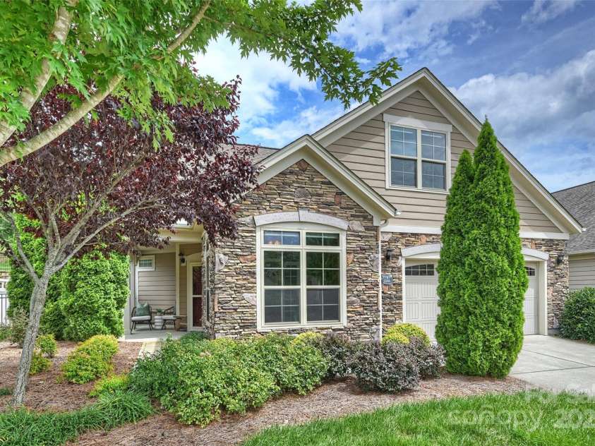 1281 Restoration Drive, Waxhaw, NC 28173.  MLS# CAR4274527, YatesRealty ID 32902. Welcome Home!