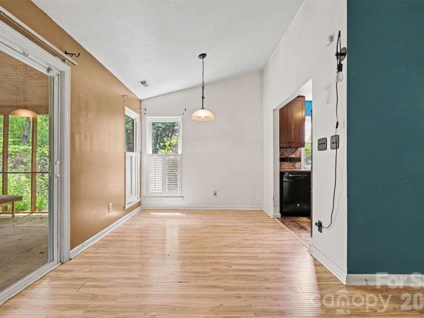 9330 Oren Thompson Road, Charlotte, NC 28213.  MLS# CAR4395111, YatesRealty ID 32902. 