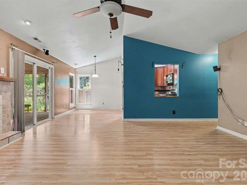 9330 Oren Thompson Road, Charlotte, NC 28213.  MLS# CAR4395111, YatesRealty ID 32902. 
