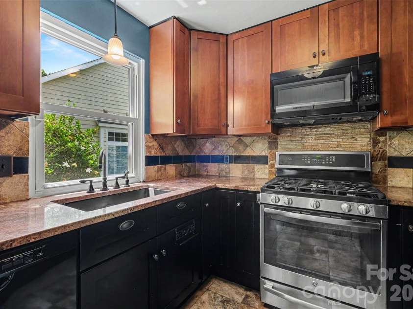 9330 Oren Thompson Road, Charlotte, NC 28213.  MLS# CAR4395111, YatesRealty ID 32902. 