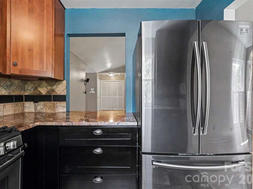 9330 Oren Thompson Road, Charlotte, NC 28213.  MLS# CAR4395111, YatesRealty ID 32902. 