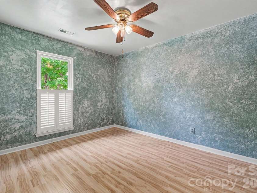 9330 Oren Thompson Road, Charlotte, NC 28213.  MLS# CAR4395111, YatesRealty ID 32902. 