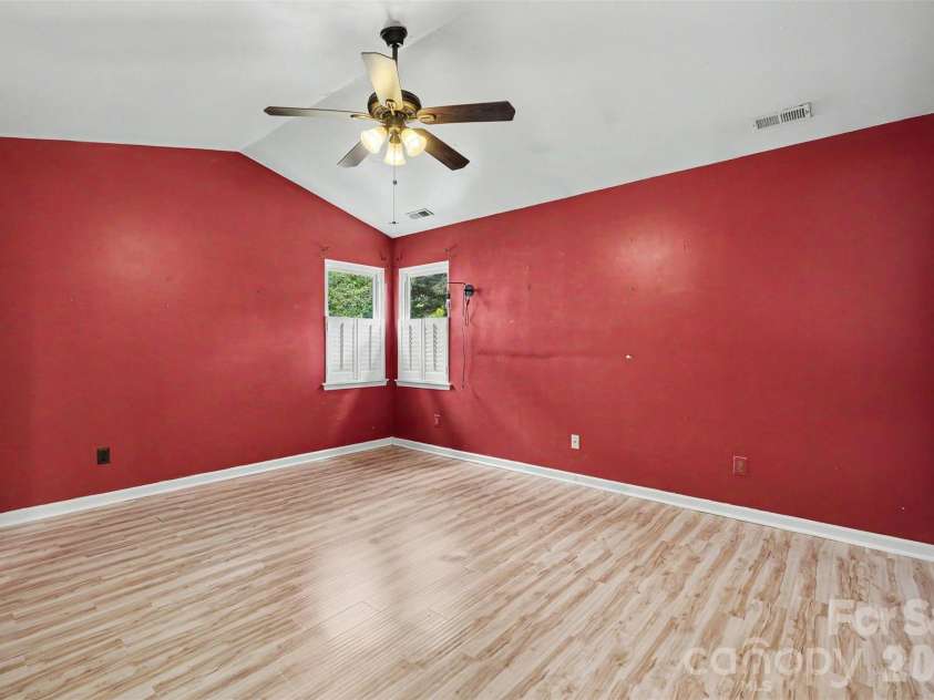 9330 Oren Thompson Road, Charlotte, NC 28213.  MLS# CAR4395111, YatesRealty ID 32902. 