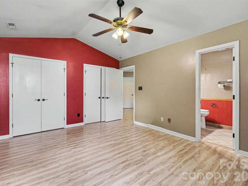 9330 Oren Thompson Road, Charlotte, NC 28213.  MLS# CAR4395111, YatesRealty ID 32902. 
