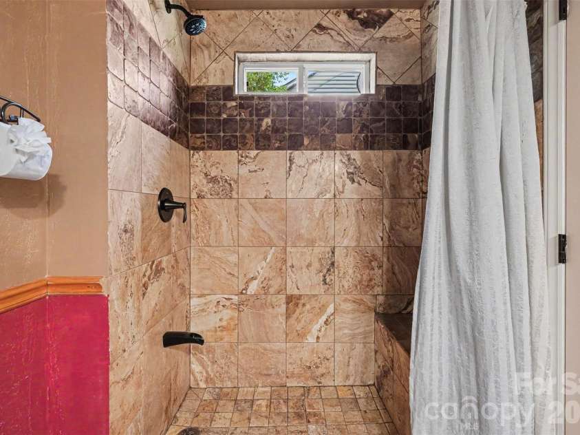 9330 Oren Thompson Road, Charlotte, NC 28213.  MLS# CAR4395111, YatesRealty ID 32902. 