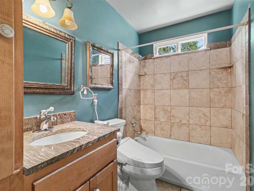 9330 Oren Thompson Road, Charlotte, NC 28213.  MLS# CAR4395111, YatesRealty ID 32902. 
